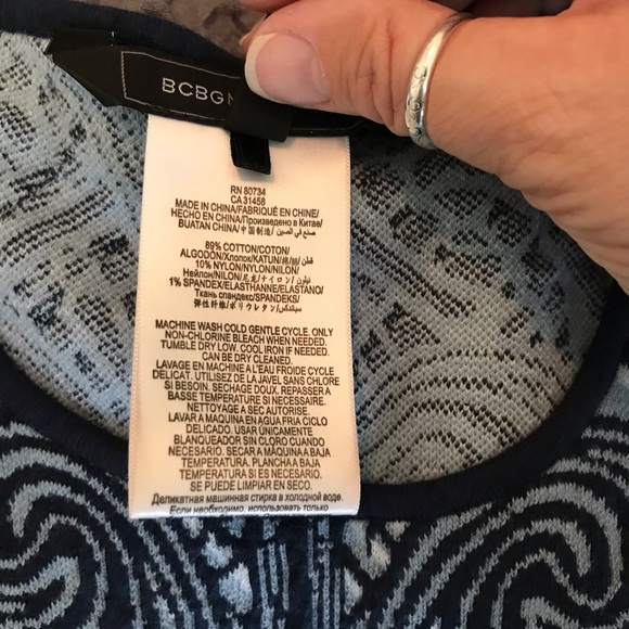 Beautiful soft sweater dress by BCBG Maxazria - Picture 8 of 10